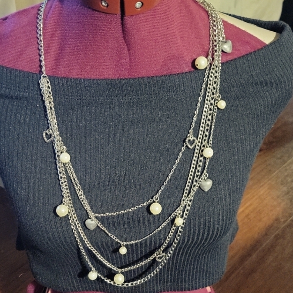 Elegant Gold Multi-Layered Necklace with Pearls